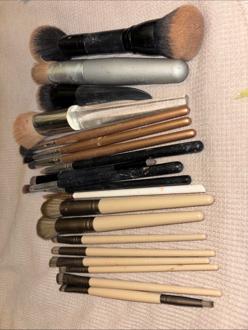 Makeup Brush Bundle used foundation and eyeshadow brushes